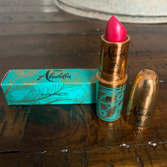 🧞♂️LE🧞♂️MAC Aladdin Collection Matte Lipstick- A Whole New World - Picture 14 of 15